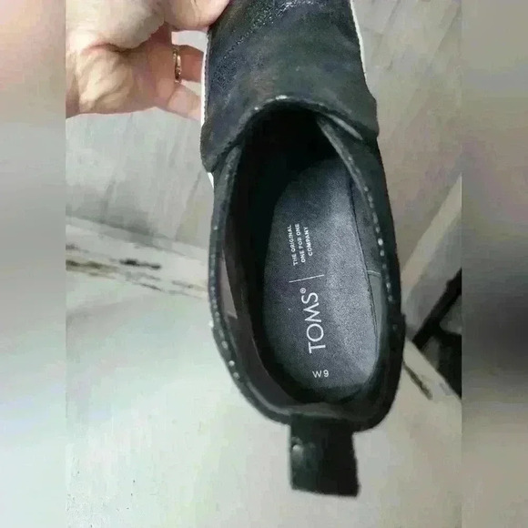 TOMS Paxton Slipons in Black Metallic Crackle Suede Leather Women's 9. - Picture 12 of 13